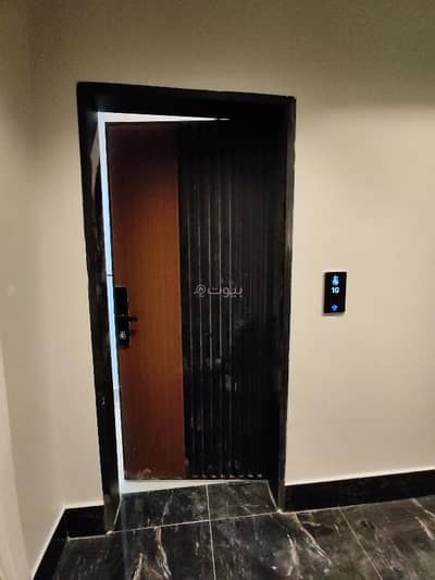3 Bedroom Flat for Sale in East Riyadh, Riyadh - For sale, an apartment in a residential building in Al Ramal neighborhood, east of Riyadh. Excellent location near all services and main roads.