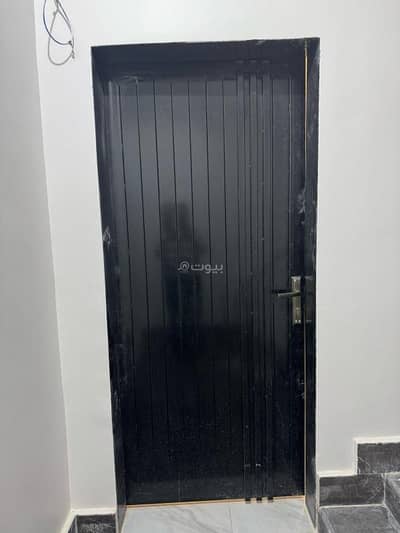 4 Bedroom Floor for Sale in East Riyadh, Riyadh - Floor in East Riyadh，Al Qadisiyah 4 bedrooms 950000 SAR - 87675287