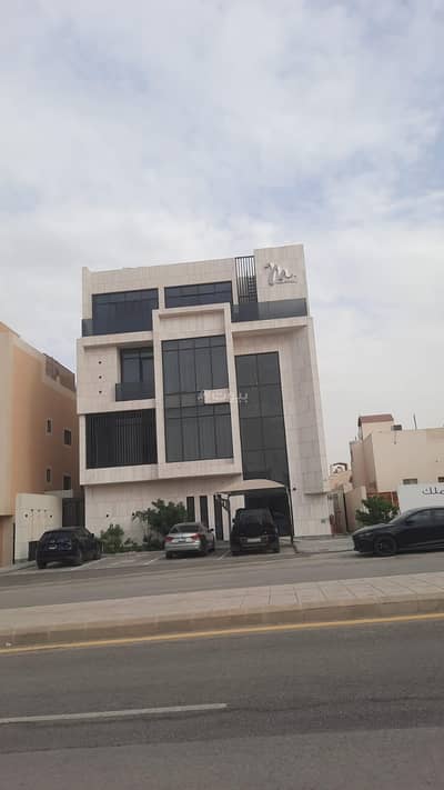 دور 4 غرف نوم للبيع في شمال الرياض، الرياض - دور سكني فاخر للبيع في حي الملقا – الرياض