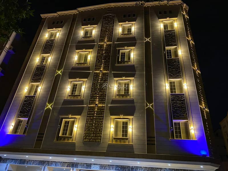 3 bedroom apartment with a living room for rent at 30,000 riyals in Alsalamah, Jeddah