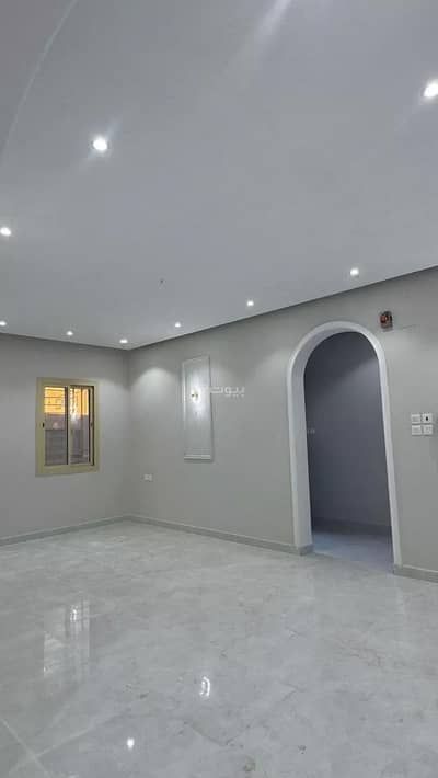1 Bedroom Floor for Sale in Industrial, Madina - Studio Floor For Sale in Industrial, Madina