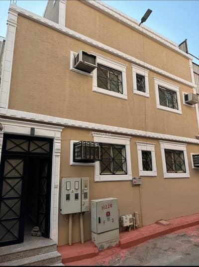 Building for Sale in Central Riyadh, Riyadh - 12 Rooms Building For Sale in Al Khalidiyah, Riyadh