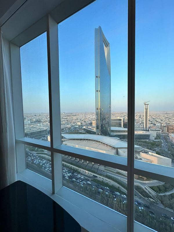 شقة فاخرة في برج داماك للتأجير في حي العليا شقة فاخرة في برج داماك للتأجير في حي العليا
