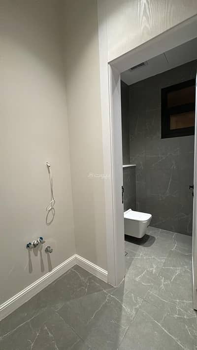 4 Bedroom Floor for Sale in East Riyadh, Riyadh - Floor in East Riyadh，Al Munsiyah 4 bedrooms 1300000 SAR - 87677201