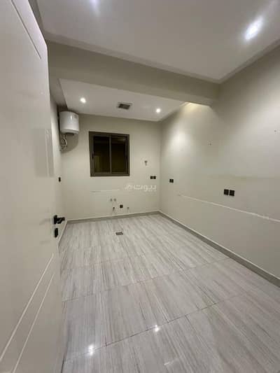 4 Bedroom Apartment for Sale in East Riyadh, Riyadh - Apartment for sale in Al-Qadisiyah neighborhood, very close to services in addition to its proximity to the metro station.