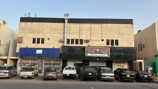 Building for Sale in East Riyadh, Riyadh - Commercial building for sale in Riyadh, Abdulaziz Bin Busher Street, Al Khaleej neighborhood