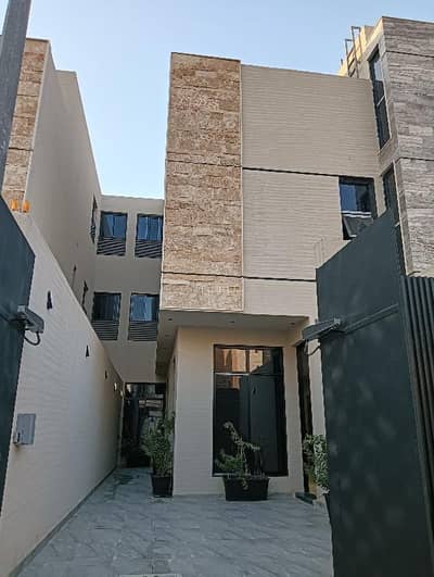 4 Bedroom Floor for Sale in East Riyadh, Riyadh - Property for Sale