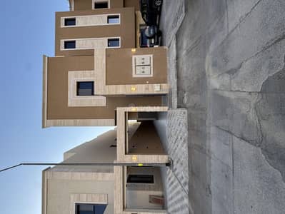 5 Bedroom Floor for Sale in East Riyadh, Riyadh - Floor in East Riyadh，Al Khaleej 5 bedrooms 1250000 SAR - 87678912