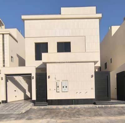دور 5 غرف نوم للبيع في شرق الرياض، الرياض - دور اول علوي في حي بوابه الشرق