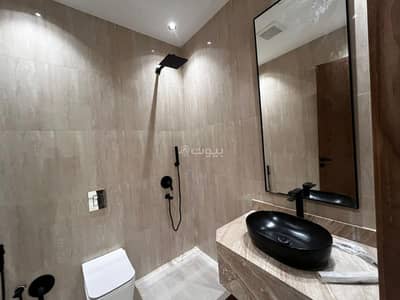 5 Bedroom Villa for Sale in East Riyadh, Riyadh - Semi-detached villa for sale in Al Ramal district at a special price