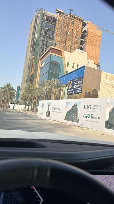 Building for Rent in North Riyadh, Riyadh - Exhibition for rent on King Abdullah Road, Al-Woroud neighborhood