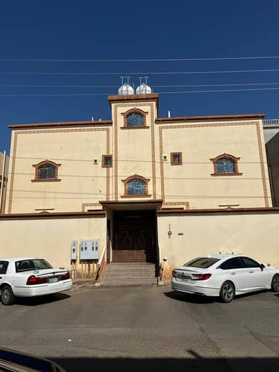 عمارة 10 غرف نوم للبيع في مخطط المنح، الحناكيه - عماره للبيع بالحناكية