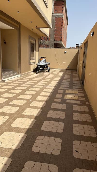 10 Bedroom Villa for Sale in North Jeddah, Jeddah - Luxurious Villa with Two Apartments for Sale in Riyadh Plan – 625m²