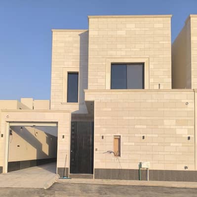 5 Bedroom Villa for Sale in East Riyadh, Riyadh - Villa in East Riyadh，Al Janadriyah 5 bedrooms 950000 SAR - 87679367