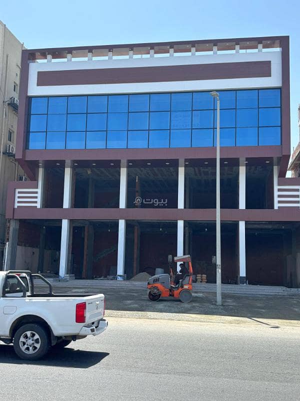 New building for rent and investment with 18 apartments in Jeddah, Al-Hamdaniyyah neighborhood