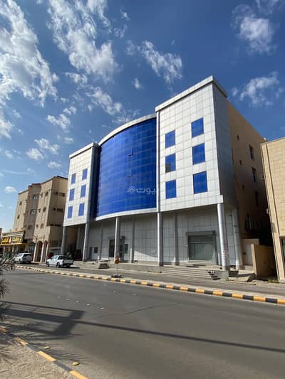 Building for Rent in Al Rawdah, Buraydah Al Qassim Region - Fully Equipped Building for Rent in Buraidah – 40 Rooms on Omar Bin Al Khattab Street