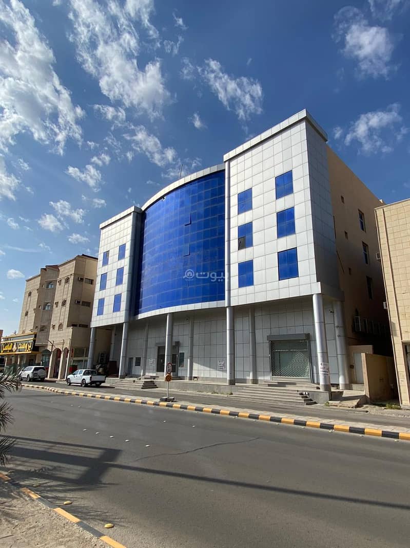Fully Equipped Building for Rent in Buraidah – 40 Rooms on Omar Bin Al Khattab Street