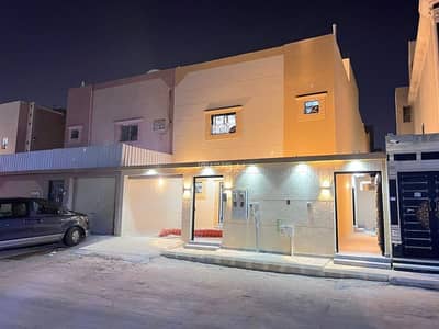 دور 5 غرف نوم للبيع في جنوب الرياض، الرياض - للبيع دور علوي مع السطح 300م حي الدار البيضاء