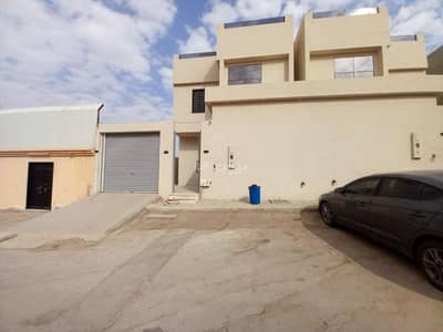 5 Bedroom Villa for Rent in West Riyadh, Riyadh - Villa for rent in Al Oraija Al Wusta neighborhood