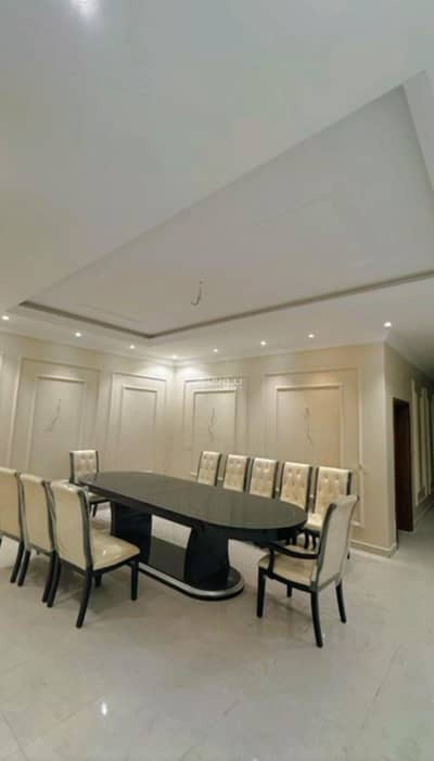 10 Bedroom Villa for Sale in North Jeddah, Jeddah - Villa for sale with three apartments in the back in Sheraa neighborhood