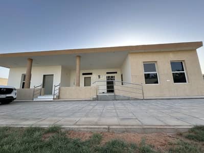 3 Bedroom Rest House for Sale in An Nahdah, Al Dilam - Rest House in An Nahdah 3 bedrooms 2200000 SAR - 87681082