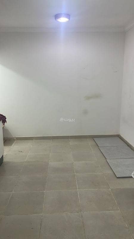 غرفة سائق واسعة للإيجار : (السكن لشخص واحد فقط) غرفة سائق واسعة للإيجار : (السكن لشخص واحد فقط)