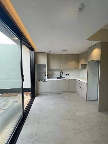 فیلا 5 غرف نوم للايجار في شمال الرياض، الرياض - فيلا للإيجار في شارع عبدالملك البرداني, حي العارض, مدينة الرياض, منطقة الرياض