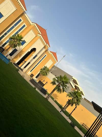9 Bedroom Villa for Sale in East Riyadh, Riyadh - Luxury palace for sale in Al Ramal neighborhood, Riyadh