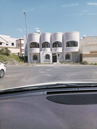 عمارة  للبيع في البديع، أبها - عمارة استثمارية للبيع في أبها – 3 واجهات ودخل شهري