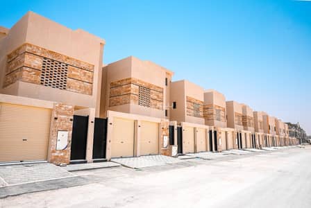 دور 9 غرف نوم للبيع في غرب الرياض، الرياض - للبيع دور علوي ودور ارضي مميزة في ديراب، الرياض