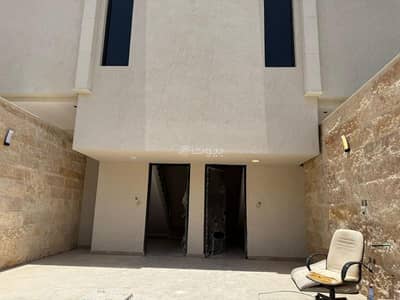 3 Bedroom Floor for Sale in East Riyadh, Riyadh - Upper townhouse