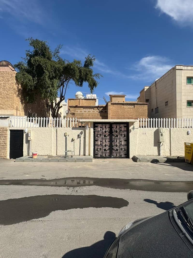 حي الضباط بالقرب من طريق الملك عبدالعزيز حي الضباط بالقرب من طريق الملك عبدالعزيز