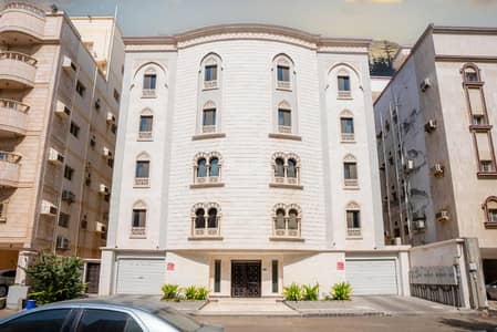 Building for Rent in North Jeddah, Jeddah - Luxurious apartments with Andalusian designs in Al Wahah district