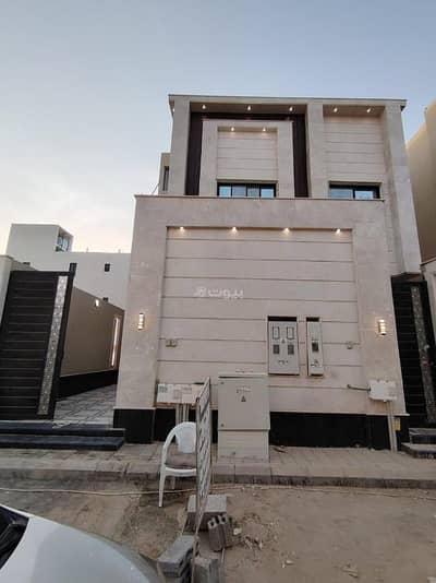 3 Bedroom Floor for Sale in East Riyadh, Riyadh - First floor for sale in Al-Janadriyah neighborhood