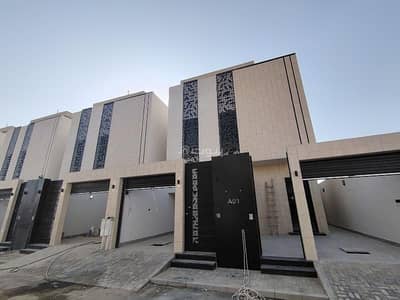 3 Bedroom Flat for Sale in East Riyadh, Riyadh - Smart home penthouse villa in the Al-Janadriyah district, close to all amenities.