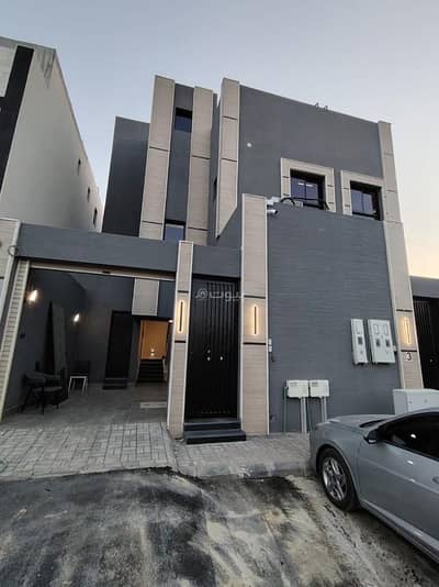 3 Bedroom Floor for Sale in East Riyadh, Riyadh - First floor for sale in Al-Monsiah neighborhood