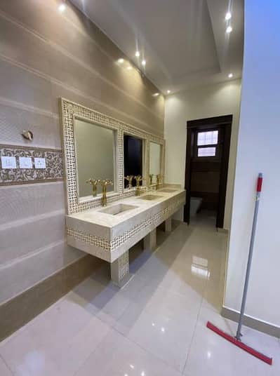 8 Bedroom Villa for Rent in East Riyadh, Riyadh - فيلا 8 غرف نوم للإيجار في الرمال