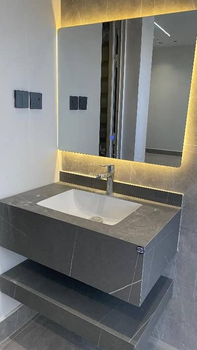 5 Bedroom Flat for Sale in King Fahd Suburb, Dammam - Annex for sale in King Fahd suburb, Tenth District.