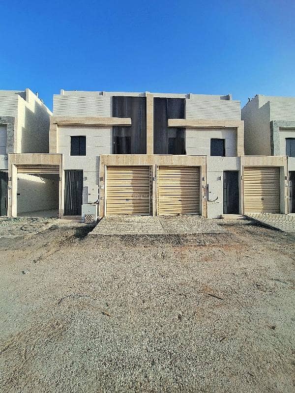 تاون هاوس ثلاث ادوار مساحة 300 متر خمس غرف نوم وسطح السعر 820 الف فقط تاون هاوس ثلاث ادوار مساحة 300 متر خمس غرف نوم وسطح السعر 820 الف فقط