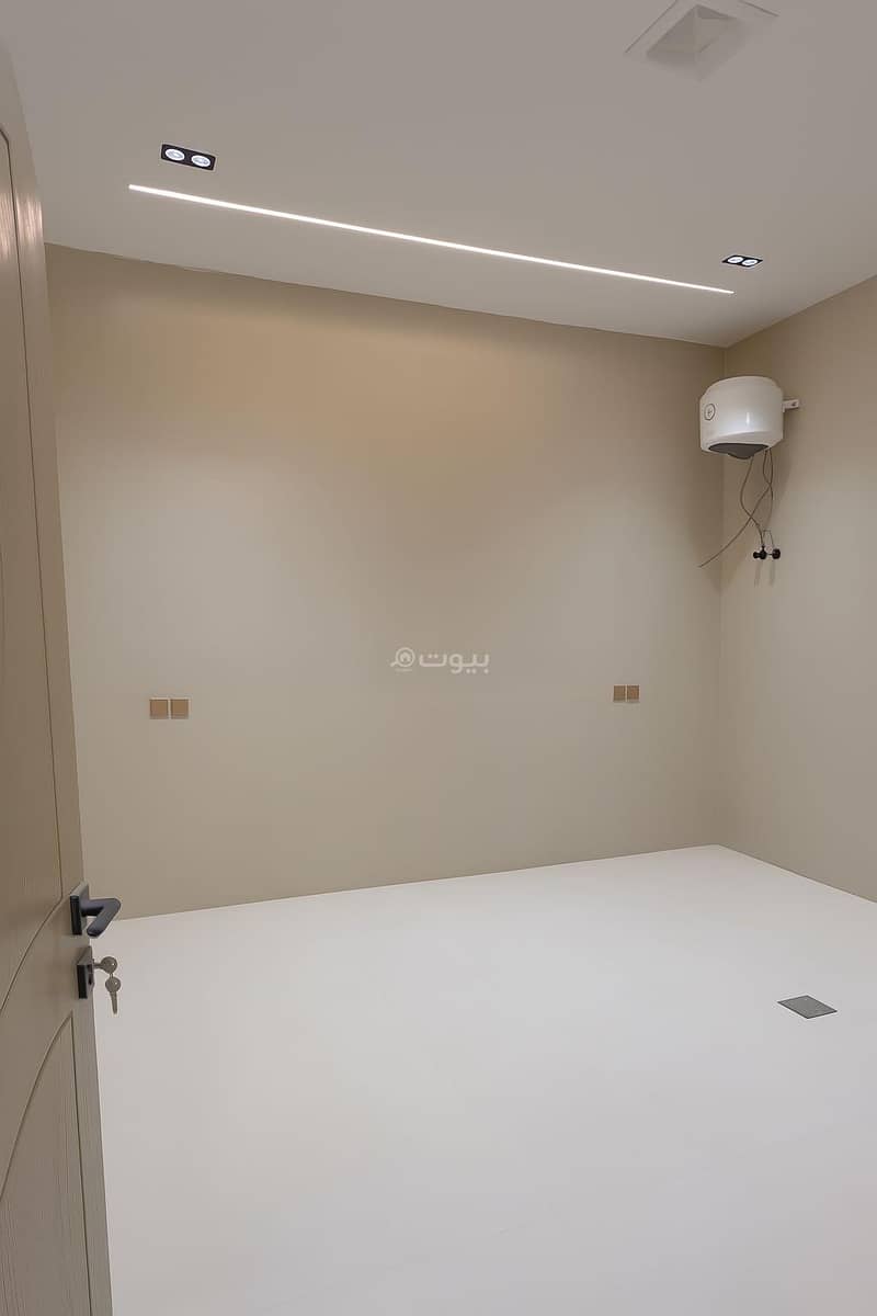 Floor in East Riyadh，Al Janadriyah 5 bedrooms 580000 SAR - 87683867