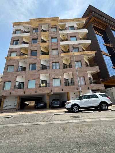 5 Bedroom Flat for Rent in Central Jeddah, Jeddah - Apartment for rent in Al Hamra neighborhood, Jeddah, with air conditioning.