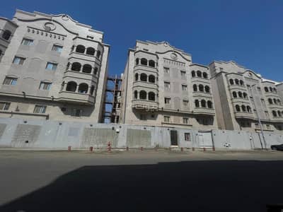 مجمع  للايجار في شمال جدة، جدة - عمائر سكنية إستثمارية وسكن شركات بحي الورود متاح الان سبه جديده