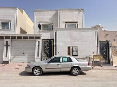 دور 5 غرف نوم للبيع في جنوب الرياض، الرياض - للبيع دور علوي مع السطح375م