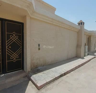 دور 5 غرف نوم للبيع في جنوب الرياض، الرياض - دور علوي كبير للإيجار بحي الشفا
