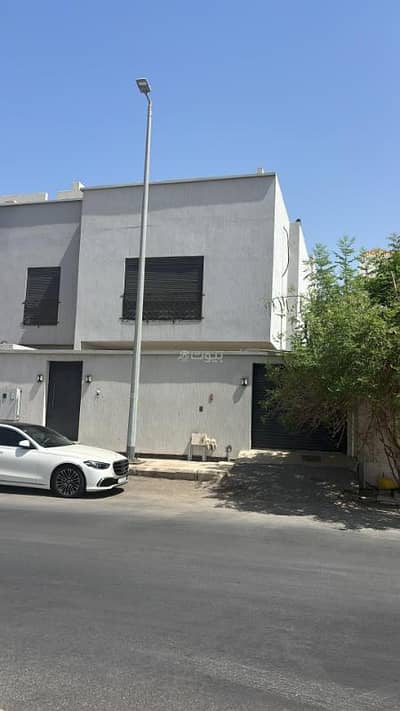 6 Bedroom Villa for Sale in North Jeddah, Jeddah - A magnificent villa for sale in Jeddah, Al-Naeem neighborhood, a prime location.