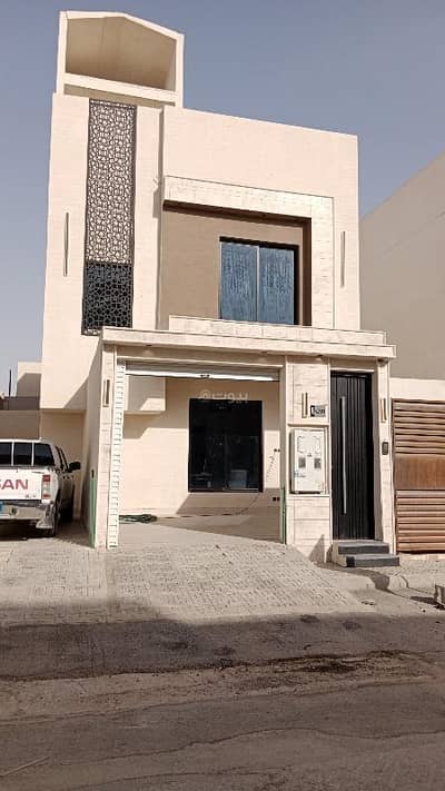 4 Bedroom Flat for Sale in South Riyadh, Riyadh - Alawi Townhouse