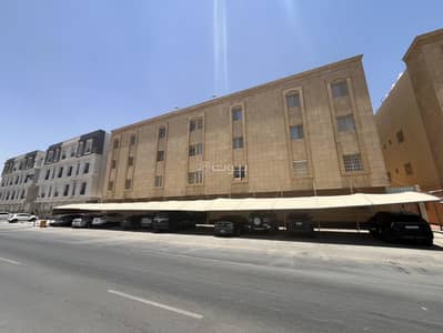 شقة 4 غرف نوم للايجار في شمال الرياض، الرياض - للايجار شقه دورين في الملقا في موقع مميز
