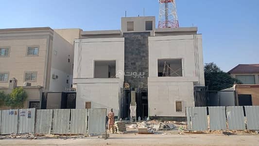 3 Bedroom Villa for Sale in East Riyadh, Riyadh - Internal staircase and apartment for sale