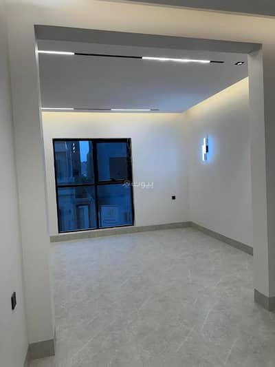 3 Bedroom Floor for Sale in North Riyadh, Riyadh - A large apartment of 310 square meters in the Al Arid neighborhood.