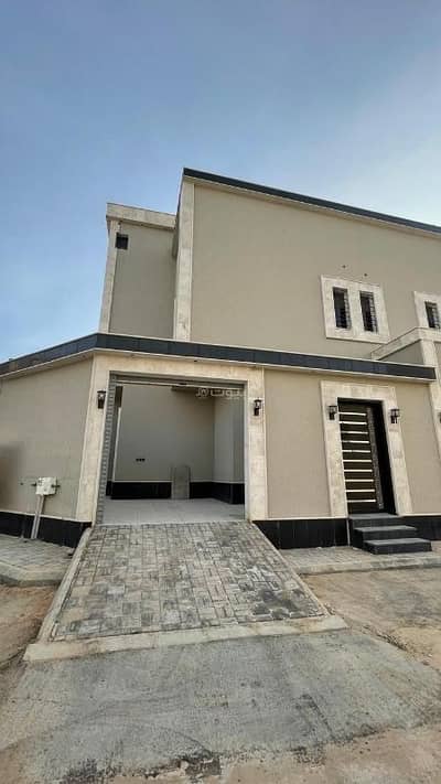 5 Bedroom Floor for Sale in East Riyadh, Riyadh - 5-bedroom apartment for sale in Al Jandalya, Riyadh